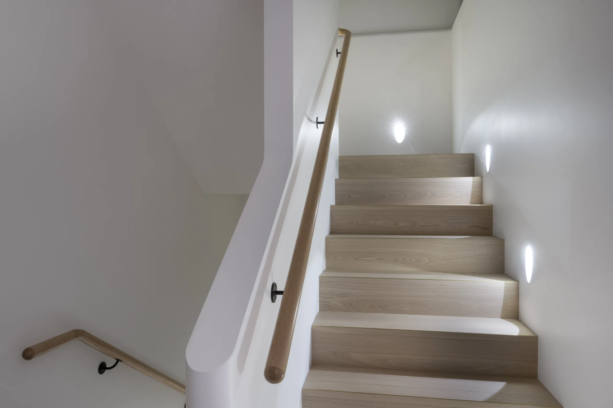 Oak staircase with sculpted balustrade — 59 Fairlight Street